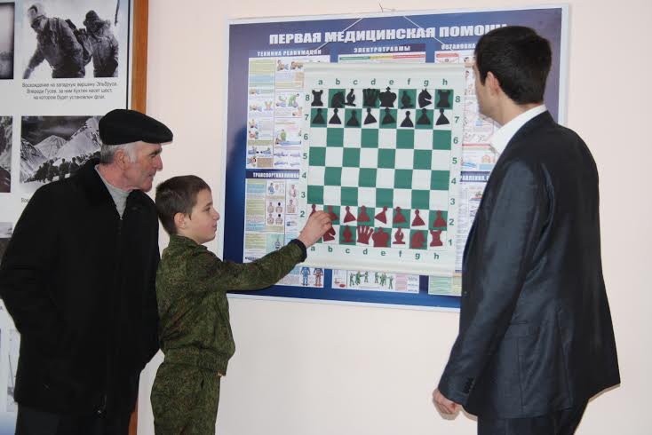 В детских домах и интернатах Кабардино-Балкарии при участии депутата-коммуниста Анатолия Бифова открылись шахматные секции