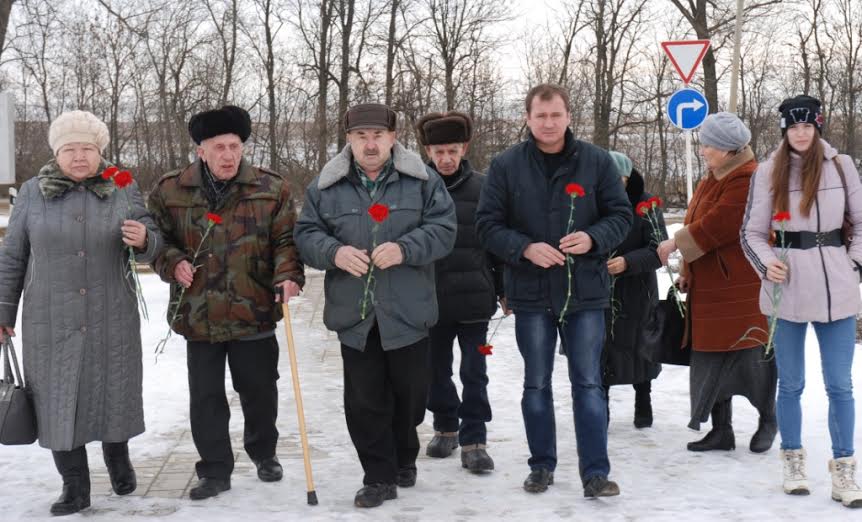 Тульская область. Шествиями, митингами и возложениями отметили местные отделения КПРФ День создания Красной Армии