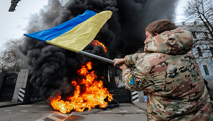 От майданщины к атаманщине. Украина стремительно теряет остатки государственности