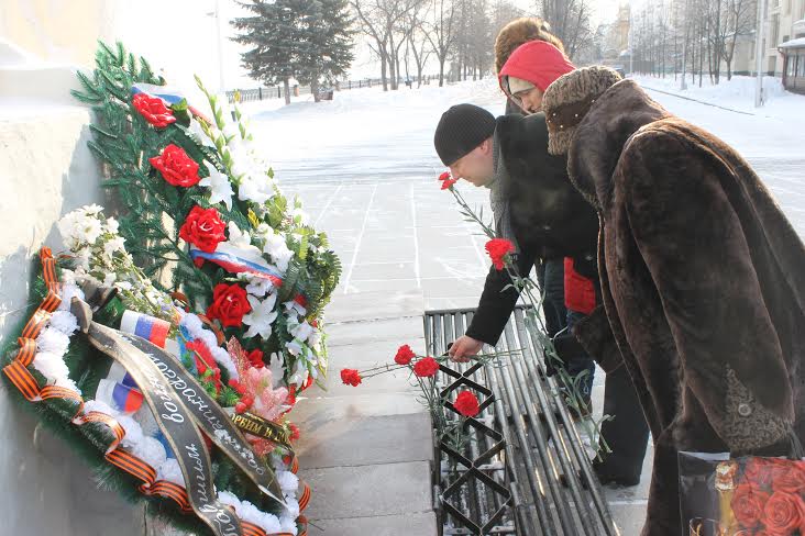 Коммунисты Кузбасса отметили 97-ю годовщину создания Советской Армии и Военно-Морского Флота