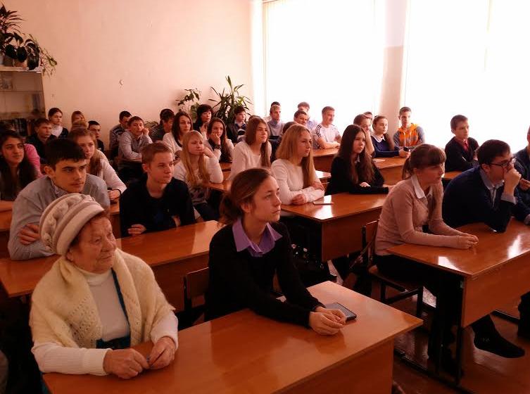 Первый секретарь ЦК ЛКСМ РФ Анатолий Долгачев провел открытый урок, посвященный Знамени Победы, в поселке Дунай Приморского края