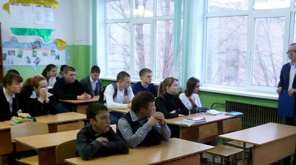 Оренбургская область. В посёлке Кушкули в рамках всероссийской комсомольской акции «Знамя нашей Победы» состоялся патриотический урок, посвящённый 70-летию Победы 