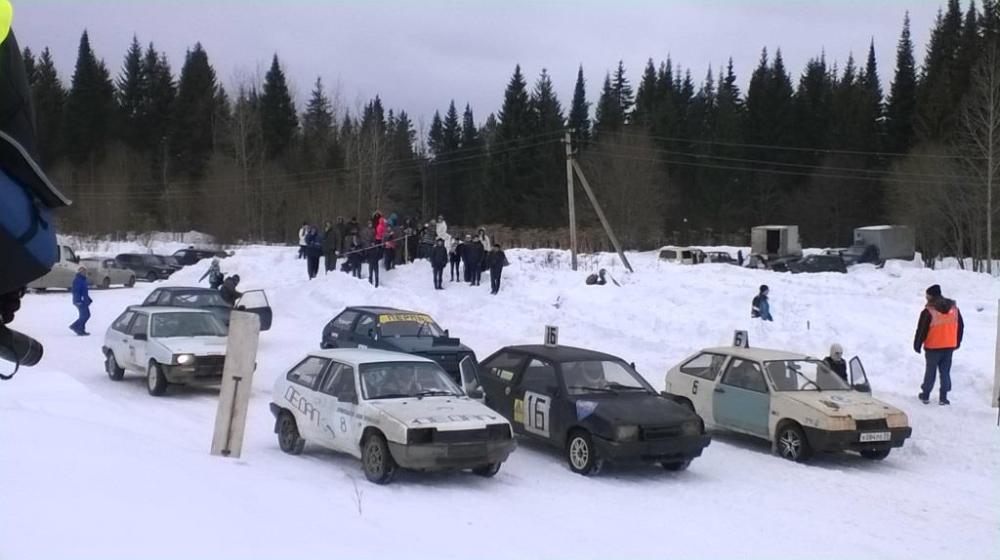 Пермские коммунисты приняли участие в организации автокросса, посвященного 70-летию Победы