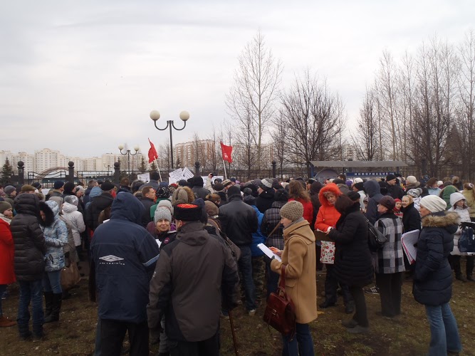 Москва. В.Р. Родин провел встречу с жителями Южного Бутова, которые борются против строительства автомагистрали