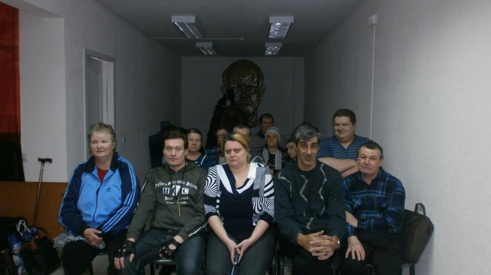Алтайский край. В Бийском горкоме КПРФ  коммунисты встретились с товарищами из молодежного клуба реабилитации инвалидов «Прометей»