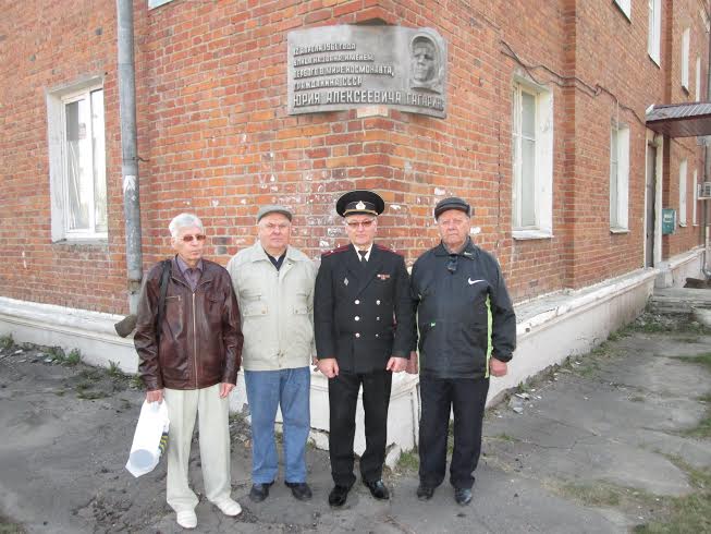 Представители ДПА и КПРФ напомнили белгородцам о Дне космонавтики