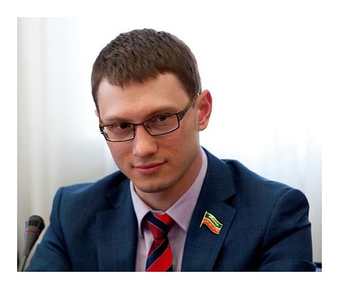 Депутат-коммунист Артем Прокофьев: "Девятого мая над Татарстаном будет развеваться Знамя Победы"