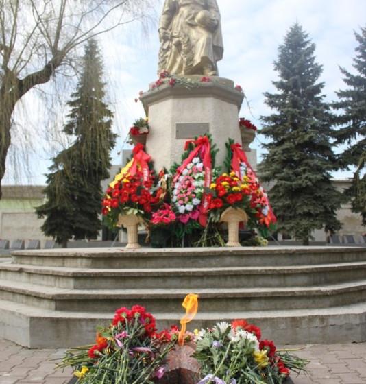 Республика Молдова. На Бельцком мемориале почтили память павших в боях за освобождение города