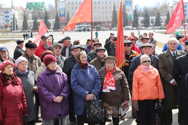 Республика Башкортостан. В Уфе прошел митинг, посвященный 145-й годовщине со дня рождения В.И. Ленина