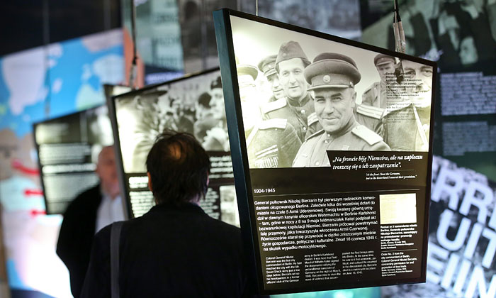 Польский вариант истории России. По мнению «Gazeta Wyborcza», у нас есть лишь два повода для гордости: взятие Берлина и полет Гагарина