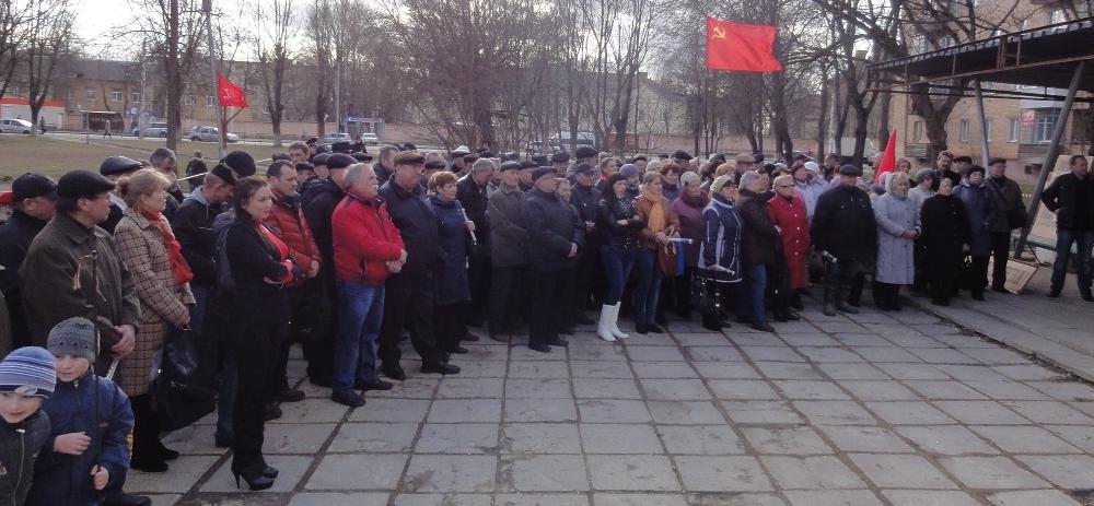 В Смоленске прошел митинг в защиту человека труда