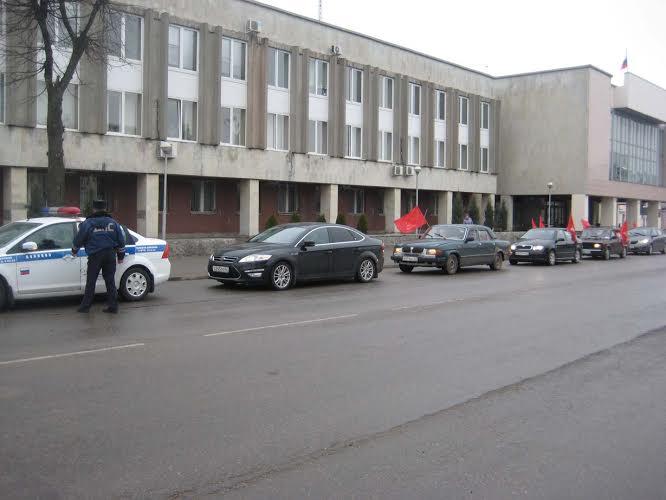 Коммунисты Ленинградской области организовали автопробег в честь 70-летия Победы 