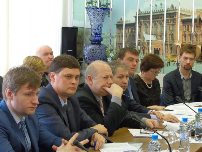 Коммунисты в Мосгордуме защищают имущественные права владельцев гаражей