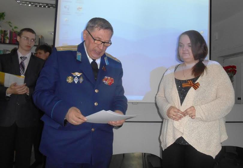 Коммунисты Кургана приняли участие в проведении конкурса учащихся к 70-летию Великой Победы 