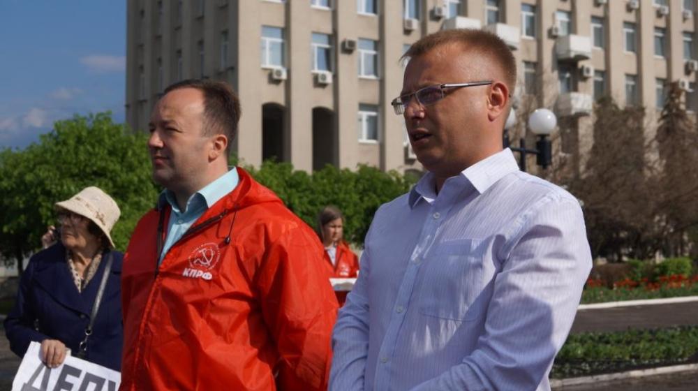 Пензенские коммунисты провели пикет под лозунгом «Люди важнее прибыли!»
