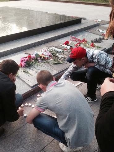 Комсомольцы Белгородской области почтили память убитых жителей Одессы в годовщину страшной трагедии 2 мая 2014 года