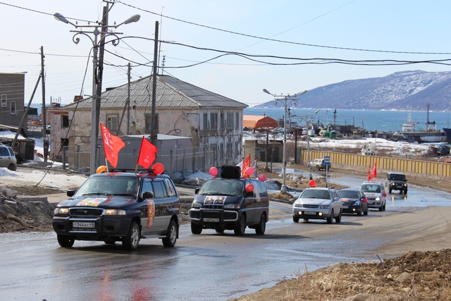 Праздничный автопробег на улицах Магадана