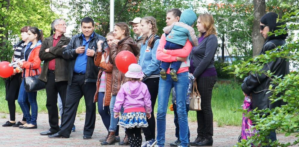 Коммунисты Кургана отпраздновали День пионерии конкретными делами