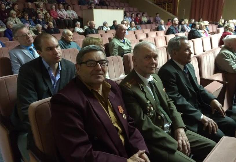 Калужские коммунисты и их сторонники празднуют День Победы