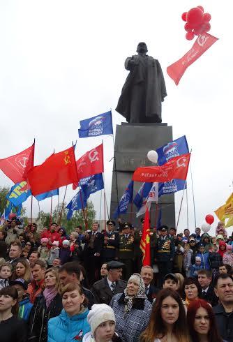 В городах и райцентрах Оренбургской области коммунисты отметили праздник Победы