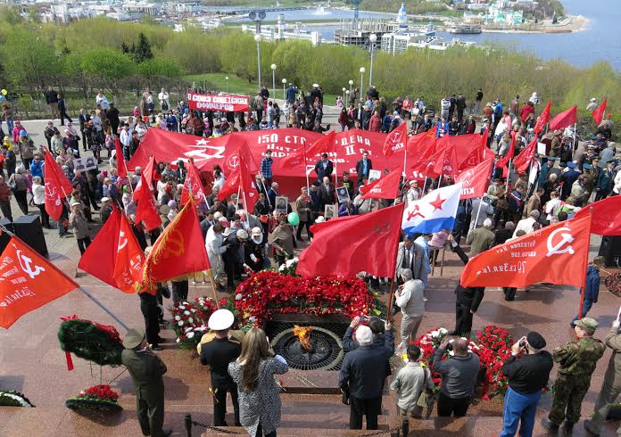 Чувашская Республика. Чебоксарские коммунисты встретили 9 мая со Знаменем Победы