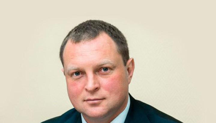 В преддверии Международного дня защиты детей член "Единой России", глава городского округа Рошаль Московской области Алексей Артюхин избил ребенка-инвалида 