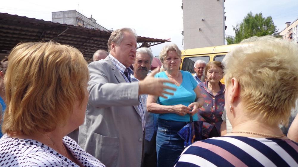 Сочи: Бетоновозы, встреча депутата Обухова с избирателями и битвы вокруг скандальной точечной застройки