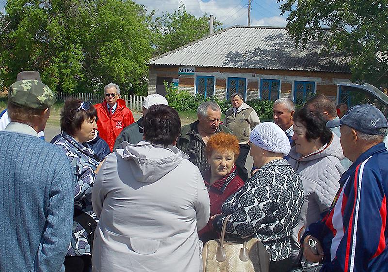 Алтайский край. В Верх-Суетке прошел митинг в поддержку объявивших голодовку крестьян 