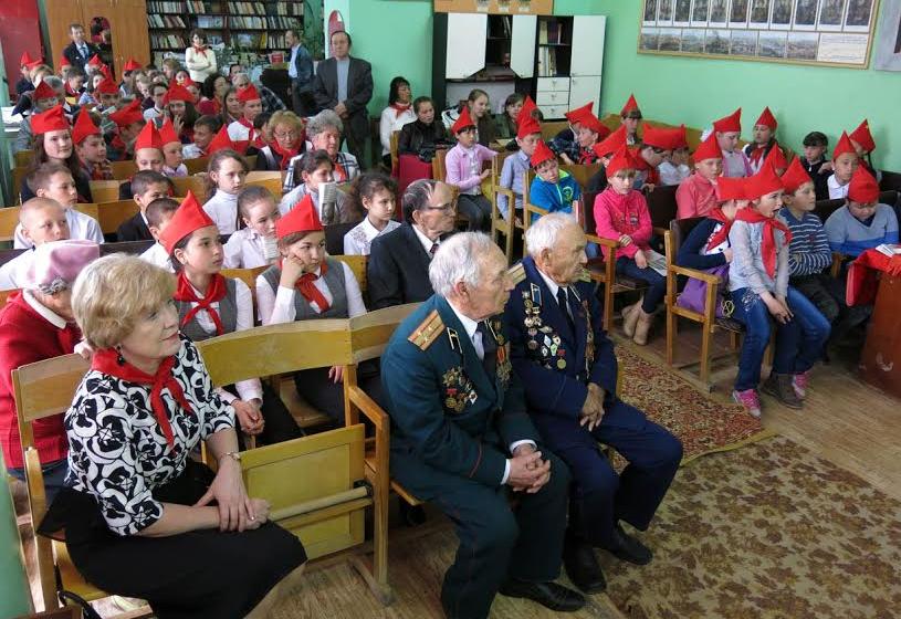 В Чувашии повязали красные галстуки юным пионерам