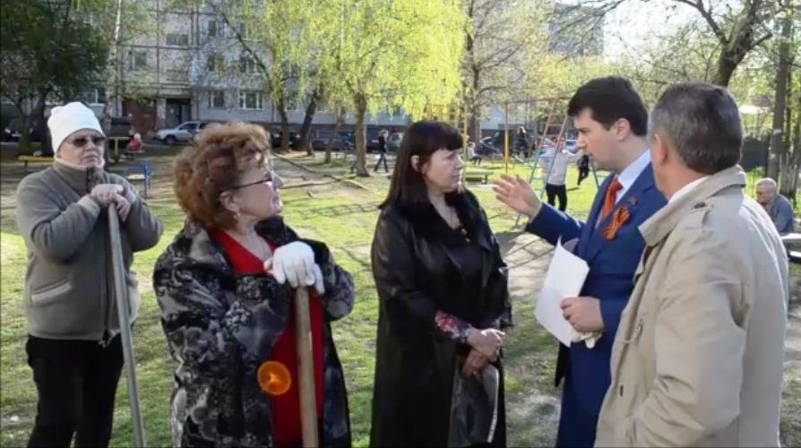 «Сирень Победы». Олег Лебедев организовал в Туле в рамках акции КПРФ посадку саженцев сирени
