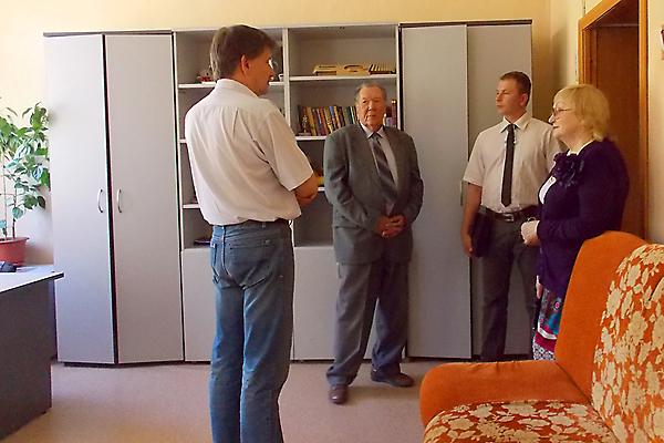 Алтайский край. В День защиты детей депутаты-коммунисты и комсомольцы пришли с подарками в детский дом