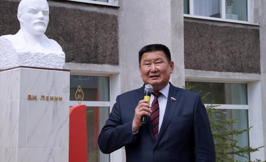 В столице Бурятии – городе Улан-Удэ торжественно открыт бюст В.И. Ленина