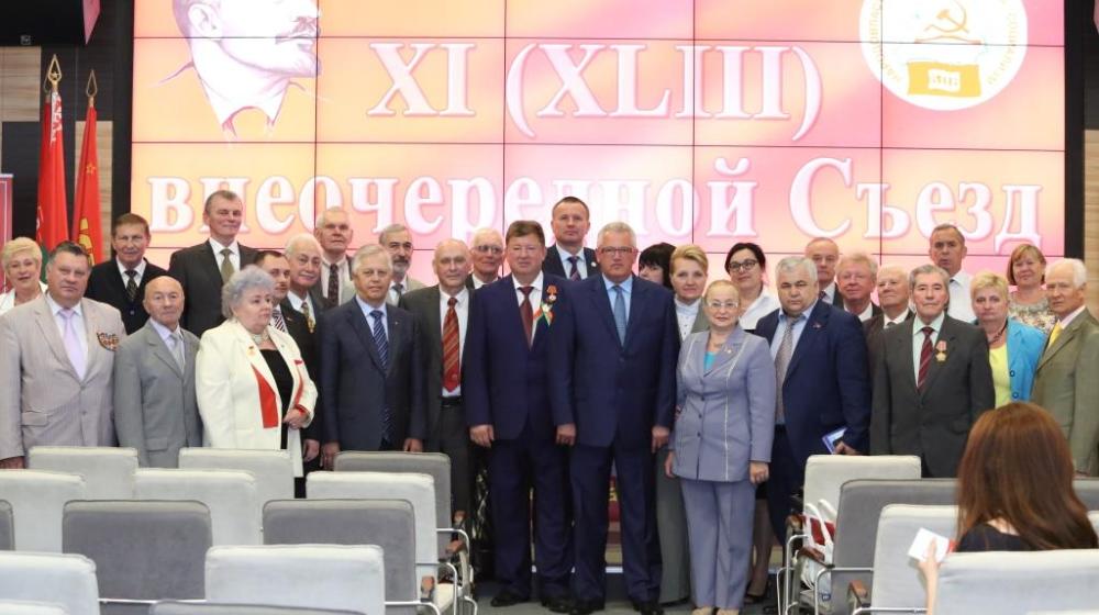 В Минске состоялся Съезд КПБ и заседание Секретариата СКП-КПСС. В работе форума приняли участие заместитель Председателя ЦК КПРФ В.И. Кашин и секретарь ЦК КПРФ К.К. Тайсаев
