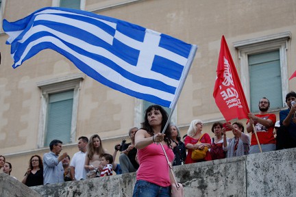 В Афинах прошел многотысячный митинг "Нет евро!"