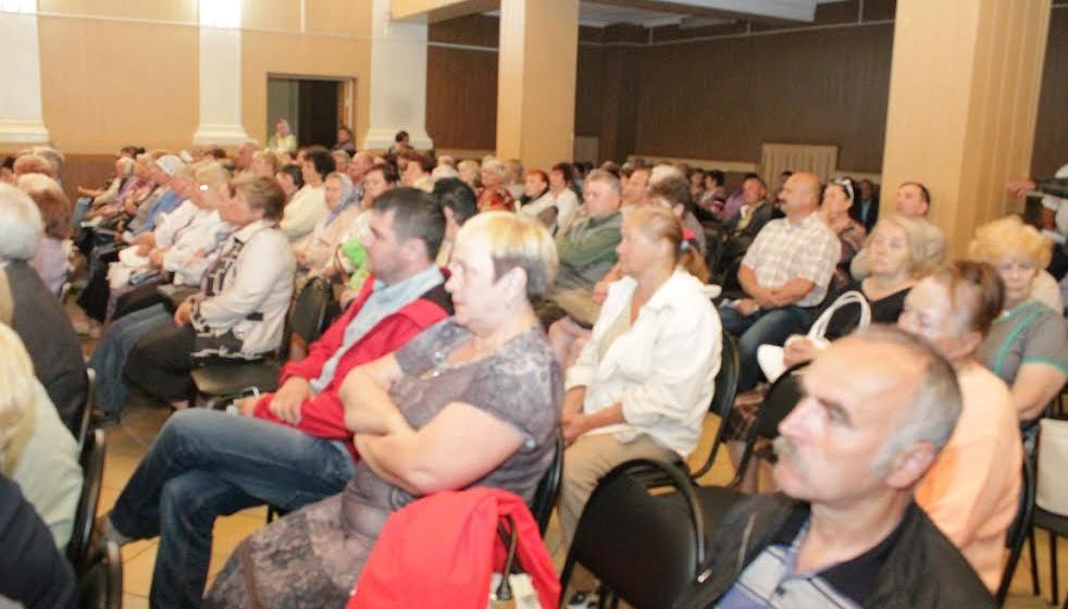 Коммунисты Псковской области принимают участие в сборах граждан, не согласных с новыми вкладами на капитальный ремонт жилых домов