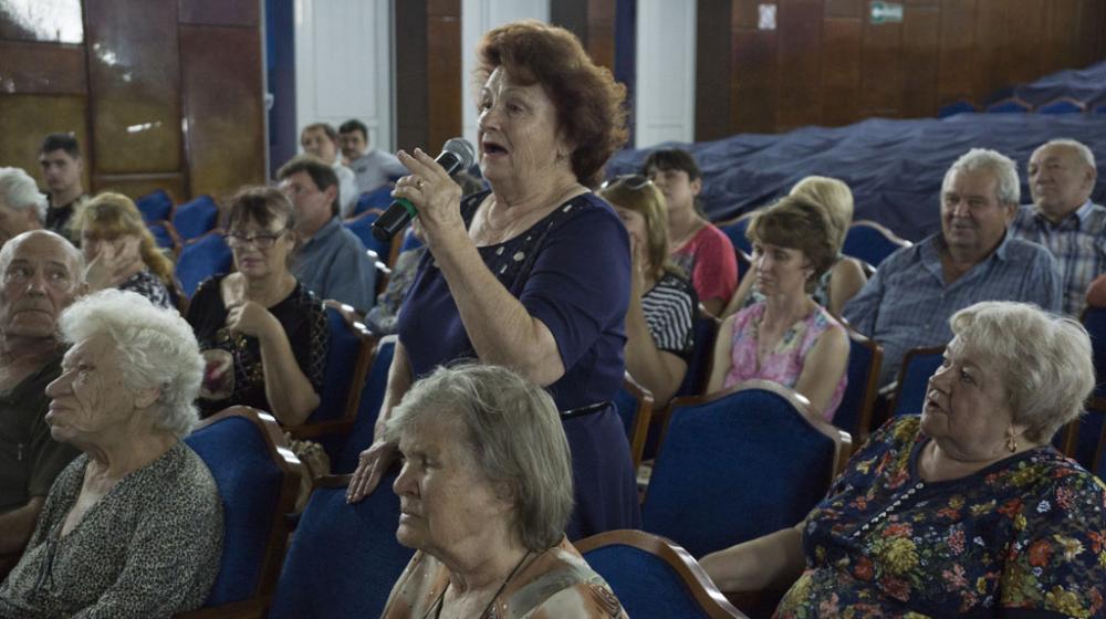 «Столичные» станичники. Встреча депутата С.П. Обухова с жителями станицы Елизаветинской Краснодара выявила пласт проблем, упорно не решаемых властями