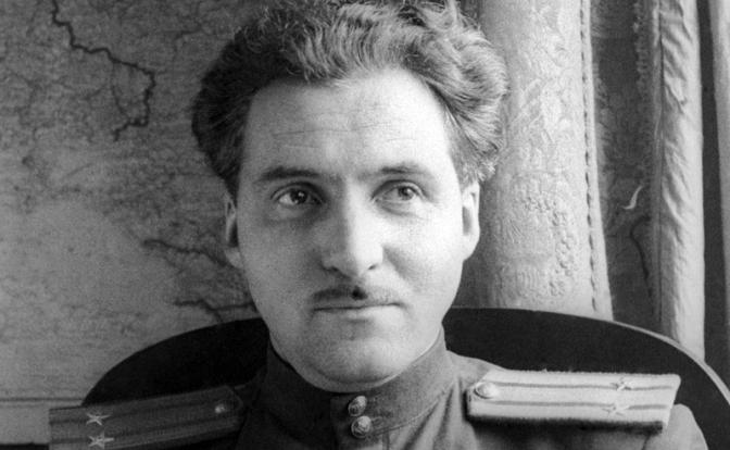 След пламени. 18 июля 1942 года в газете «Красная Звезда» опубликовано стихотворение Константина Симонова «Убей его!»