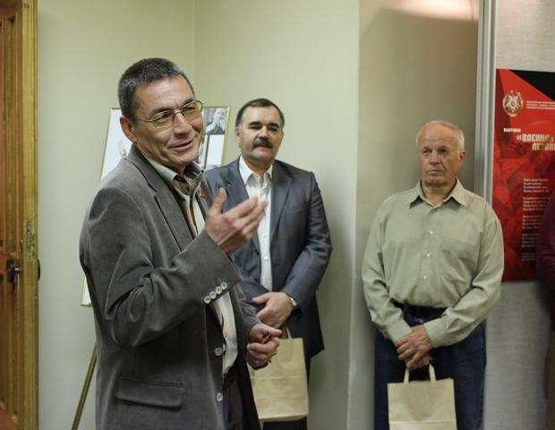 Магаданские коммунисты вручили коллективу краеведческого музея памятную медаль ЦК КПРФ