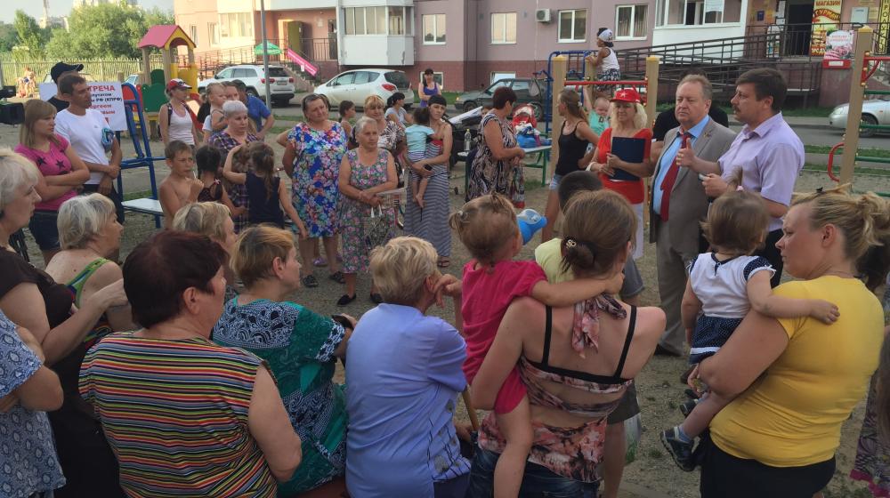 «Народная приемная» на Гидрострое и Комсомольском. Очередные встречи депутата С.П.Обухова в краснодарских дворах
