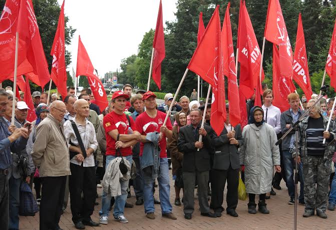 Участники митинга в Чебоксарах поддержали кандидатов от КПРФ и потребовали вернуть преступницу Евгению Васильеву в тюрьму