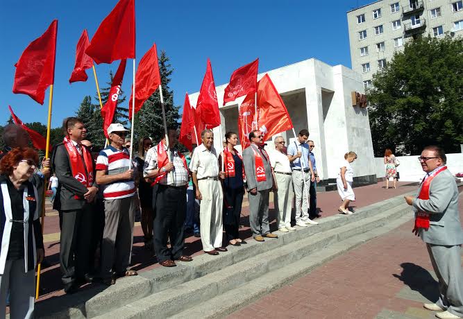 Курские коммунисты отметили 72-ю годовщину разгрома немецко-фашистских захватчиков в Курской битве
