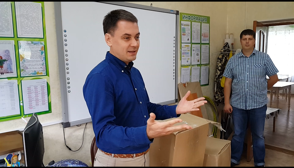 Депутат-коммунист А.В. Корниенко поздравил воспитанников детского дома в Приморском крае с Днём Знаний