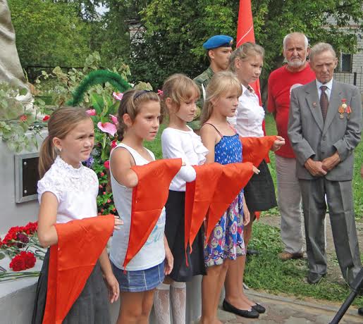 Амурская область. В селе Низинное открыт памятник В.И. Ленину