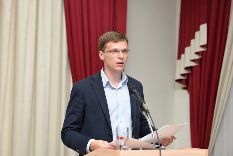Анатолий Локоть и Ренат Сулейманов вручили удостоверения кандидатам в депутаты Законодательного  собрания и Совета депутатов Новосибирска от КПРФ