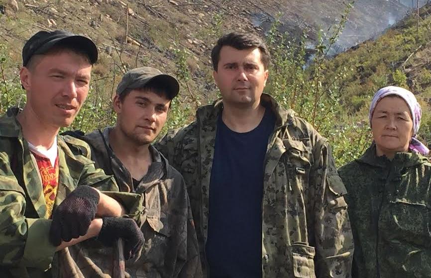 Интернет-издание Лента.ру осветило участие депутата-коммуниста Олега Лебедева в тушении лесных пожаров в Республике Бурятия во главе отряда добровольцев