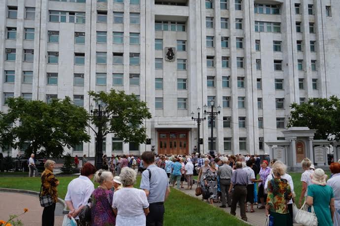 «Священная война» у стен краевого правительства. В Хабаровске прошла акция протеста против антисоциальной политики власти