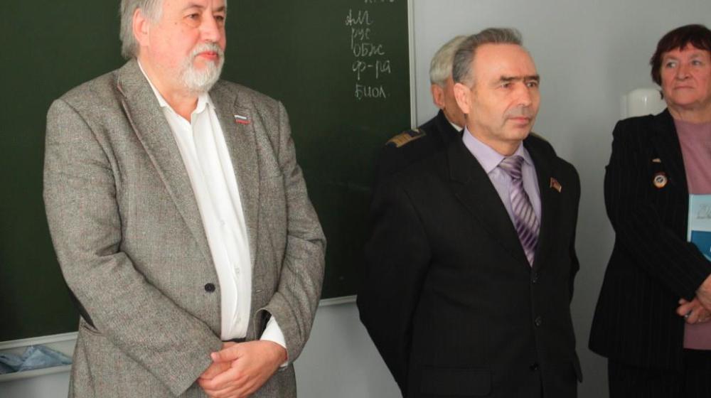 Лидер пермских коммунистов Владимир Корсун принял участие в открытии кадетского летного класса