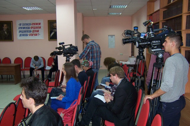 Казань. 10 сентября в Рескоме КПРФ состоялась пресс-конференция: «Предвыборная кампания в Татарстане прошла успешно для КПРФ»