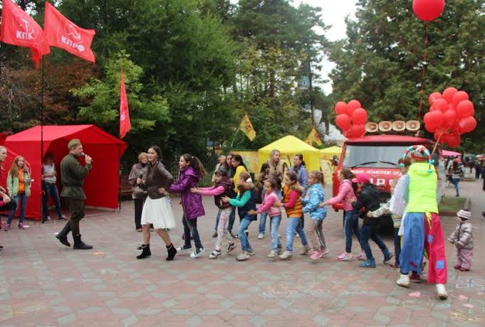 Коммунисты Челябинска приняли участие в ежегодном Общественно-политическом вернисаже