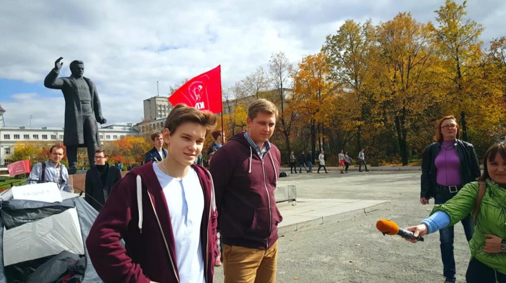 Свердловская область. Студенты УрФУ при поддержке КПРФ отстояли свои права на заселение в общежитие (видео)